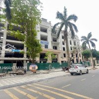 Bán Lô Đất 270M2 -Kim Cương D3 Vườn Đào Phố Lạc Long Quân Đối Diện Lotte Mall Giá Chỉ 595 Tr/M