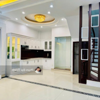 Cực Hiếm! Duy Nhất Căn Nhà Phố Trạm,Diện Tích42M2 X 5 Tầng Xmặt Tiền7.5 M, Giá Chỉ 7.X Tỷ. Liên Hệ: 0989819365