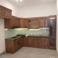 Hot! Bán Nhà Bạch Mai 40M2.Mtx5M Ngõ Thông, Ô Tô Đỗ Cửa, Gần Nhiều Trường Học Lớn.