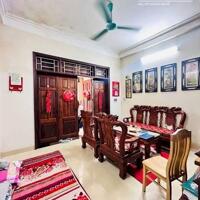 Bán nhà mặt phố Phạm Văn Đồng,Quận Bắc Từ Liêm 4 tầng, mặt tiền 4.7m