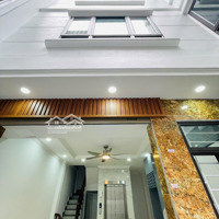 Bán Nhà Xây Mới 5 Tầng Tại Giáp Bát Giải Phóng Chỉ Hơn 8 Tỷ Có Thang Máy Xịn Sò Về Ở Ngay!!