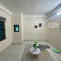Bán Nhà Riêng Phố Kim Giang 7,6 Tỷ, 43M2*5T, Ngõ Thông, Gần Ô Tô, 2 Thoáng