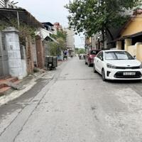 Cần bán 161m2 nhà 2 tầng, sân vườn tại tổ 12 Thạch Bàn. Đường ô tô tránh, gần Cổ Linh và cầu Thanh Trì