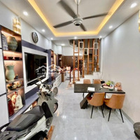 Bán Nhà Phố Trạm 35M2-Hơn 5 Tỷ-Dân Xây-Full Nội Thất-Ô Tô Gần-Sát Trường Tiểu Học Long Biên