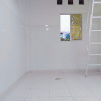Phòng Ban Công Riêng, Không Gian Riêng Tư Máy Lạnh, Gác Rộng Giờ Tự Do, Tiện Đi Lại Gần Chợ Phú Lâm