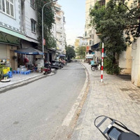 Bán Đất Tặng Nhà Tại Lạc Long Quân, 180 Tỷ, 432M2, Mặt Tiền 17M, 50M Ra Hồ Tây, 100M Ra Võ Chí Công
