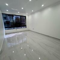 Cho thuê sàn tầng 2 90m2 tại Vinhomes Marina