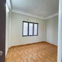 Bán Nhà - Phố Đức Giang Siêu Hiếm - 2 Mặt Thoáng - Ô Tô Ghé Cổng -Diện Tích36M2, X 3,5T - Giá: 4,79Tỷ