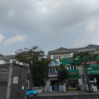 23 Tỉ Cách Cổng Merita Khang Điền 2 Căn