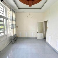 Ông anh thiếu nợ kẹt tiền bán gấp căn 110m2 chỉ 750tr ở Tân Hiệp Hóc Môn