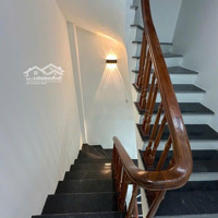 Chỉ 5.45 Tỷ Nhà Đẹp Quan Nhân Cực Gần Phố 2 Thoáng Ở Sướng