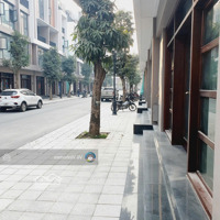 Kịch Độc Cho Giới Thượng Lưu! Liền Kề Xẻ Khe Mặt Tiền 9M, Tựa Bên Biển - Cuối Tuần Ngắm Pháo Hoa