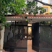 Phố Âu Cơ , Q Tây Hồ . Ô Tô Vào Nhà .Diện Tích78M2 .Mặt Tiền4,7M . Xây 4 Tầng . Giá Chào : 20 Tỷ