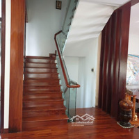 Bán Biệt Thự Góc 3 Tầng Sát Biển Mỹ Khê, Đà Nẵng