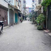 Chính Chủ Gửi Bán Nhanh Nhà 4 Tầng Ngay Cạnh Học Viện Chính Trị, Phân Lô Ô Tô Đỗ Cửa, 30M2, 5,6 Tỷ.