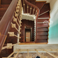 Gấp, Tôi Cần Bán Đất 165M2 Tặng Nhà 3 Tầng Cũ, Mặt Tiền 8M, Phố Giảng Võ, Giá Bán 26 Tỷ