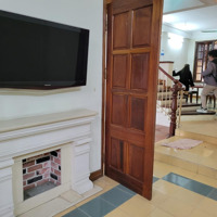 Gấp, Tôi Cần Bán Đất 165M2 Tặng Nhà 3 Tầng Cũ, Mặt Tiền 8M, Phố Giảng Võ, Giá Bán 26 Tỷ