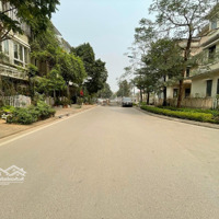 Bán Bt Xuân Phương, View Đẹp Nhất Khu, 3 Mặt Thoáng 180M2 Chỉ 32 Tỷ