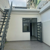 Nhà 3 Tầng. Sân Ô Tô Cực Rộng. Ngay Trục Phạm Văn Đồng. Linh Đông. Cao Ráo Sạch Ko Ngập. Sổ Hồng