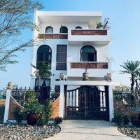 Bán Biệt Thự 200M2 Gần Công Viên Và Bệnh Viện Đa Khoa Giá Chỉ 13 Tỷ