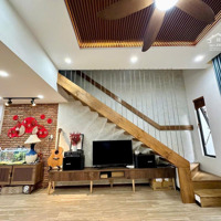 Bán Gấp Nhà 3 Tầng Đẹp Kiệt Oto Đỗ Tận Nơi, Cách Biển 200M, Công Năng Đầy Đủ, Full Nội Thất