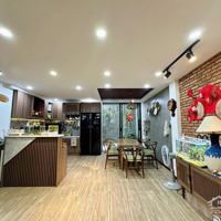 Bán Gấp Nhà 3 Tầng Đẹp Kiệt Oto Đỗ Tận Nơi, Cách Biển 200M, Công Năng Đầy Đủ, Full Nội Thất