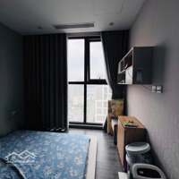 Chính Chủ Bán Gấp Căn 3N Full Đồ Tòa R1.02 View Thoáng Giá Chỉ 5.25 Tỷ