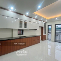 Siêu Phẩm Nhà Đẹp Phố Giang Văn Minh 42M - Ngõ Thông - Thang Máy Xịn - Giá Cực Tốt!
