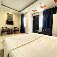Hoàng Cầu - Khách Sạn 8 Tầng Thang Máy Nhập Khẩu, Sát Phố, Hồ, Ô Tô, Doanh Thu Đỉnh. 65M2