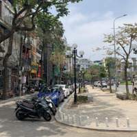 Hoàng Cầu - Khách Sạn 8 Tầng Thang Máy Nhập Khẩu, Sát Phố, Hồ, Ô Tô, Doanh Thu Đỉnh. 65M2