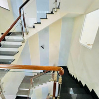 Về Quê Sinh Sống, Bán Gấp Nhà Đẹpmặt Tiềnnguyễn Hiền, P4,Q3. Giá Siêu Tốt Chỉ 4Tỷ6/Căn 82.8M2. Sổ Riêng