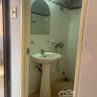 Cho Thuê Nhà Mặt Phố Ở Ký Hòa, Q5, Tp. Hcm, 25 Tr/Th, 30M2, Gồm: 1 Lửng, 3 Lầu Và Sân Thượng