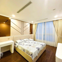 Bán Gấp Căn Hộ 3 Phòng Ngủ Vinhomes Central Park 128M² Gia Siêu Tốt !