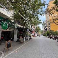 Siêu Phẩm Nhà 5 Tầng Đường An Thượng 33
Ngay Trong Khu Phố Tây An Thượng