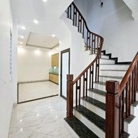 Bán Nr Phố Trạm - Sân Rộng, Cổng Riêng Rộng Rãi - Diện Tích Cực Rộng, 4 Ngủ Rộng Rãi - Phòng Thoáng