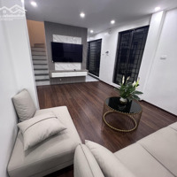 Nhà Trung Tâm Phố Cổ Ngọc Lâm - Long Biên- Thang Máy- Ngõ Ô Tô Qua Nhà - Kinh Doanh Nhỏ 33M2-8.5Tỷ