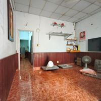 Nhà Cấp 4, Giá Bán 2.5 Tỷ. Diện Tích: 45M2, Ngang 4.2* Dài 10,8M. Sổ Hồng Riêng Tại Hóc Môn Hcm