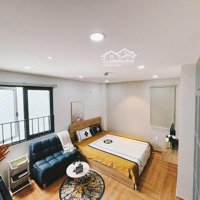 View Đẹp Phòng Rộng Sofa Xịn Chỉ Mang Quần Áo Là Ở