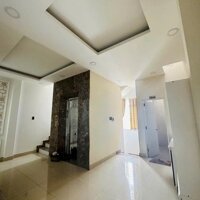 Giá 10,6 tỷ. Bán nhà 5 lầu mặt tiền Huỳnh Văn Luỹ TP. Biên Hoà. 5,7x14m. sàn 400m2