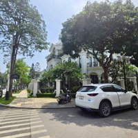 Biệt Thự Đẳng Cấp Tọa Lạc Tại. Vinhomes Riverside Long Biên
Diện Tích 600M2, ( Giá Thỏa Thuận )