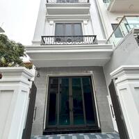 Bán nhà 3 tầng xây độc lập ngay gần chợ Lãm Hà, Cầu Niệm sân cổng riêng oto đỗ cửa nhà