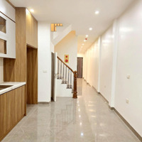 Chính Chủ Nhờ Bán Nhà Yên Lãng- 2 Thoáng- Ngõ Oto- 20M Ra Phố- 5T Thang Máy-Diện Tích56M