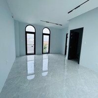 Cho Thuê Nguyên Căn Nhà Phố Diện Tích 84M2 Siêu Đẹp, Full Nội Thất Giá Chỉ 35 Triệu! Vào Ở Ngay