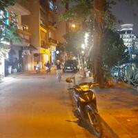 Bán Nhà Mặt Phố 40m7T Th/Máy VIEW Hô Tây LÔ GÓC 3 THOÁNG 2 Vỉa Hè 30 Tỷ Yên Hoa.