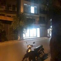 Bán Nhà Mặt Phố 40m7T Th/Máy VIEW Hô Tây LÔ GÓC 3 THOÁNG 2 Vỉa Hè 30 Tỷ Yên Hoa.