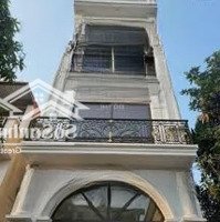 Siêu Phẩm Nhà Đẹp Cổ Linh Diện Tích 33M2 Đối Diện Aeon Mall Full Nội Thất Ô Tô Đỗ Cửa