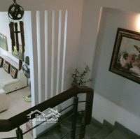 Bán Nhà - Vị Trí Sầm Uất - Thông - Xe Hơi Né - Ngang 5 - 5Pn- Cách Đường Lê Văn Thịnh 200M
