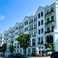 Cho Thuê Văn Phòng, Sẵn Bàn Ghế, Máy In Tại Vinhomes Grand Park. Liên Hệ 0828030977 Thiện