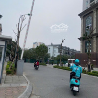 Bán 218M2 Đất Võ Chí Công Thông Lạc Long Quân Mặt Ngõ To Như Phố, Ô Tô Tránh Vỉa Hè Rộng, 42 Tỷ