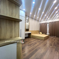 Bán Nhà Phố Hoa Lưdiện Tích42M2 5 Tầng Thang Máy Giá Bán 12,9 Tỷ - Gần Ô Tô - 50M Ra Phố Liên Hệ: 0985342385